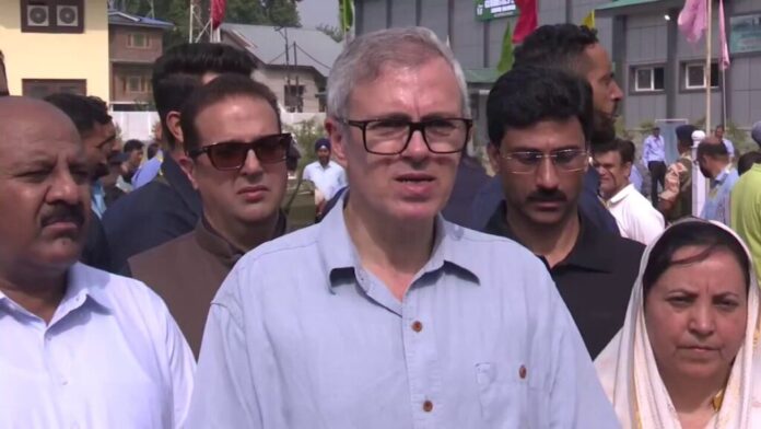 Omar Abdullah interacting with the US Ambassador in Kashmir